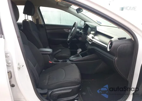 2021 Kia Forte Lxs z USA, uszkodzony, nr VIN 3KPF24AD4ME396959